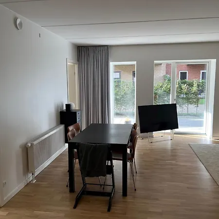 Charming With Parking Apartman Aalbor